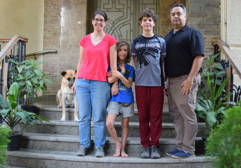 hectorlaura01-profilepicture hectorlaura01-profilepicture